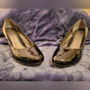 Elegant Black Patent Leather Women's Shoes